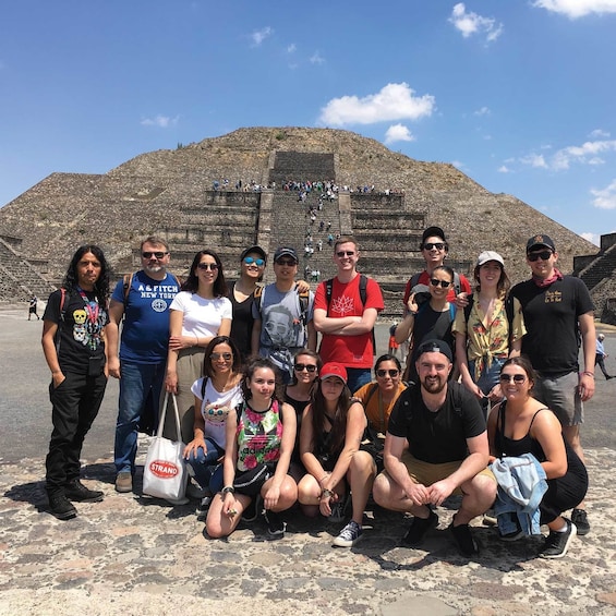 Teotihuacan with a Private Archeologist and liquors tasting