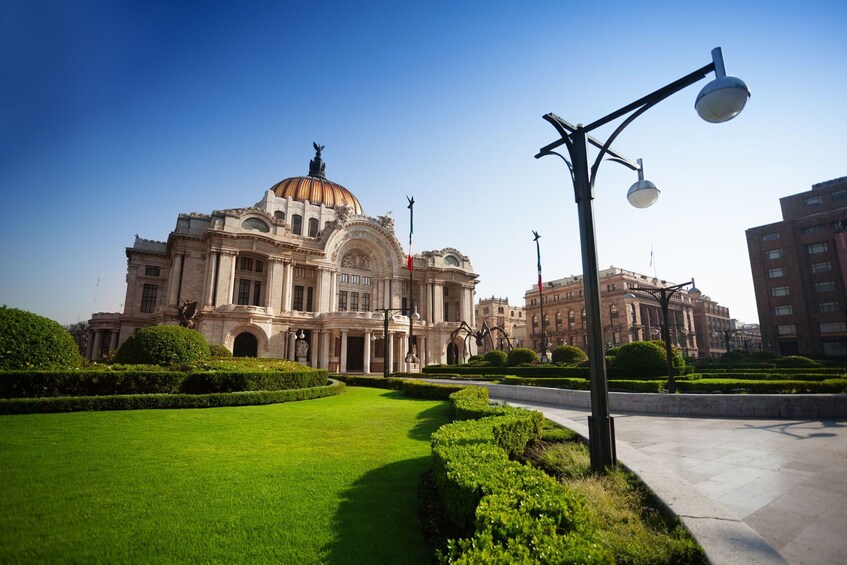 Mexico City Tour with Anthropology Museum