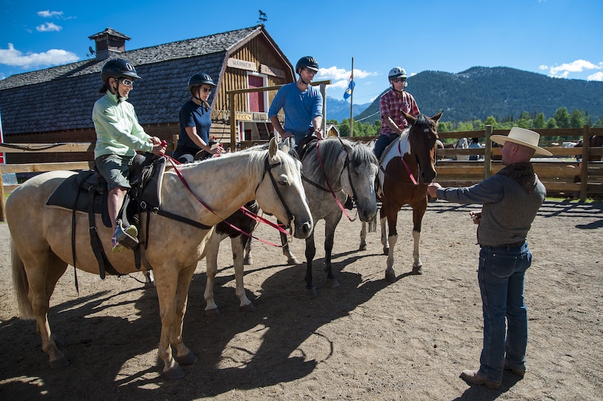 Banff Horseback Riding Tour