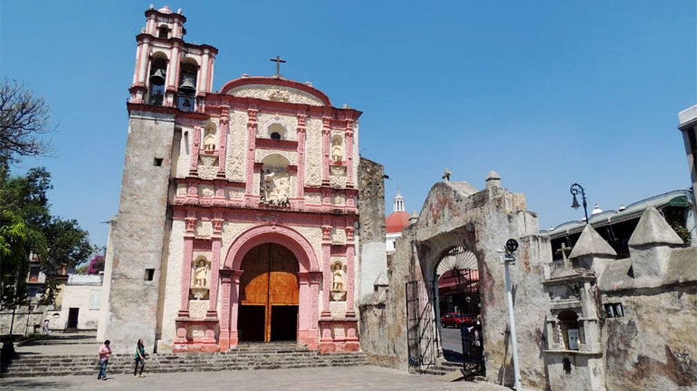 Colorful facade of a building in Taxco