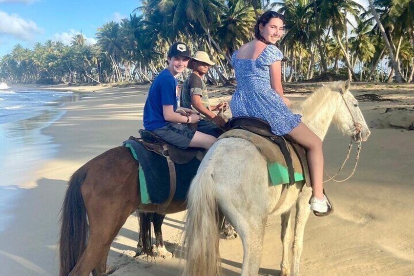 Horseback Riding / Montaña Redonda
