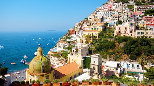 Amalfin rannikko pikajunalla rannikon risteilyllä