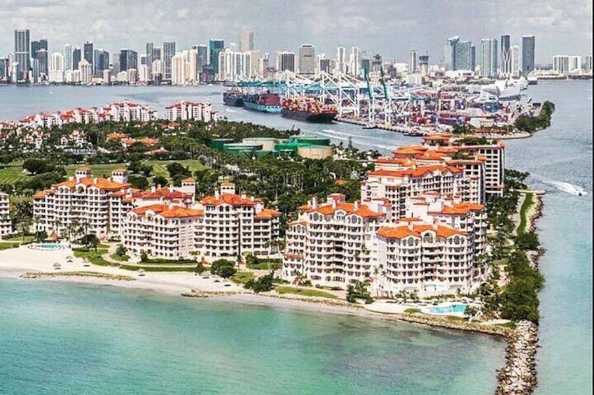 Private Plane Tour Over Miami - 50 min of Magical Views!