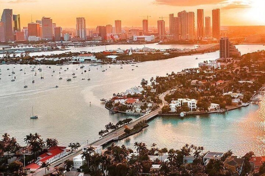 Private Plane Tour Over Miami - 50 min of Magical Views!