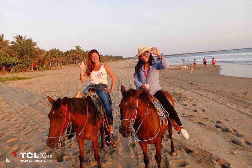 Slow Travel. Brunch And horseback riding on beach