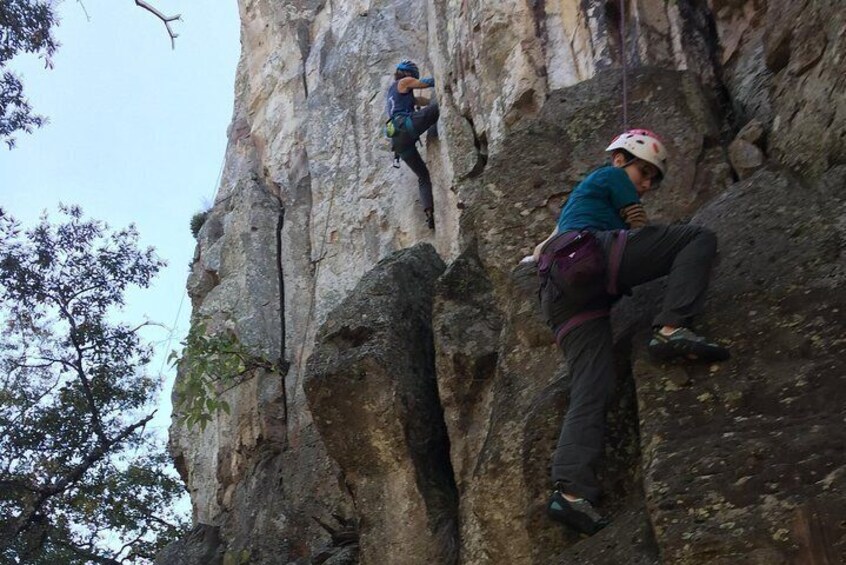 Anchors Course at La Cascada, Aculco Learn to build Traditional Top Rope Anchors