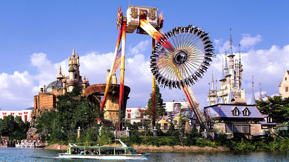 แสดงภาพที่ 4 จาก 5 Landscape view of Lotte World Theme Park in Seoul
