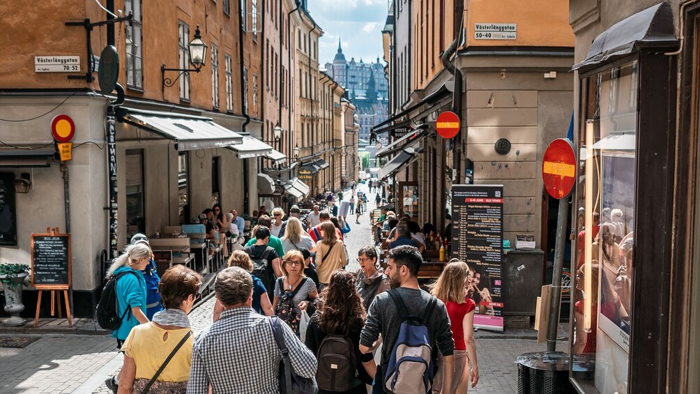 Öppna foto 4 av 8. Stockholm Old Town Walk (Small Group Tour)