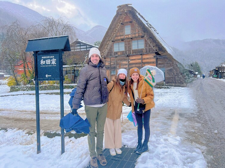 Nostalgic Shirakawa-go AM Bus Tour