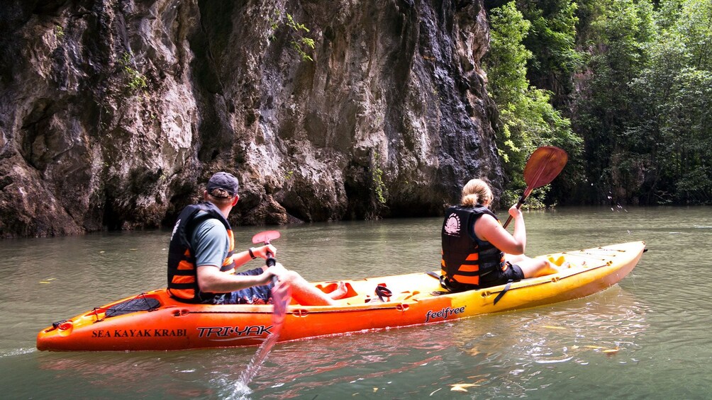 Kayakers in Ao Talen