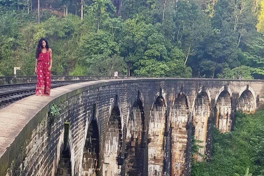 Train Tickets to Ella, Badulla or Nanuoya from Kandy (Blue Train)