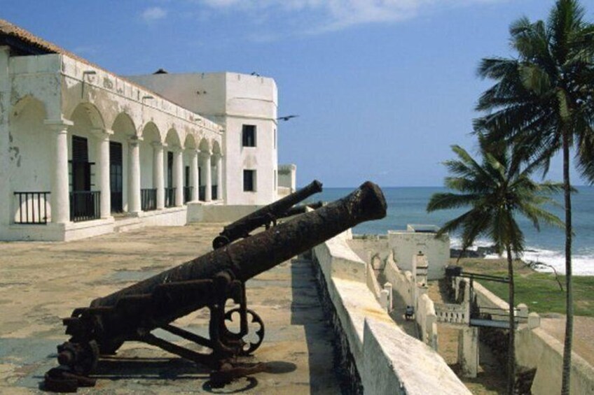 CANNON BLASTERS
Cannons and mortars used in the Castle's defense when its under attack by foreign powers.