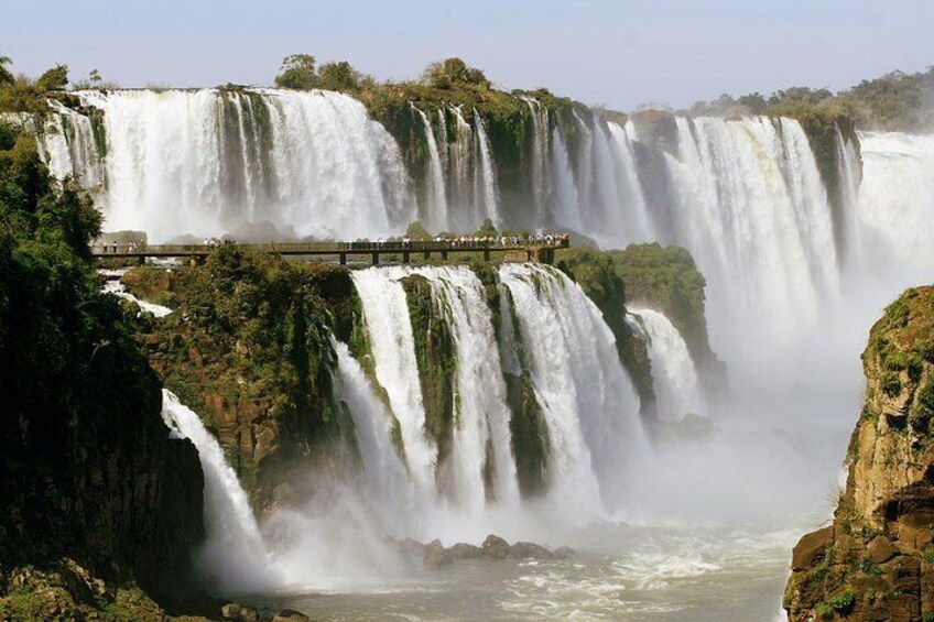 Iguazu Falls Saver Package! Both sides excursions & transfers