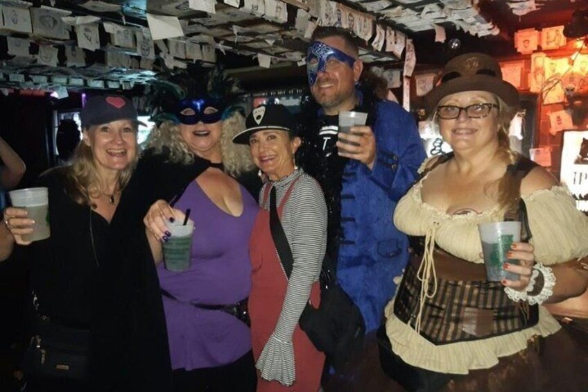 Creepy Crawl Night Time Haunted Pub Walking Tour Of Savannahs Historic District