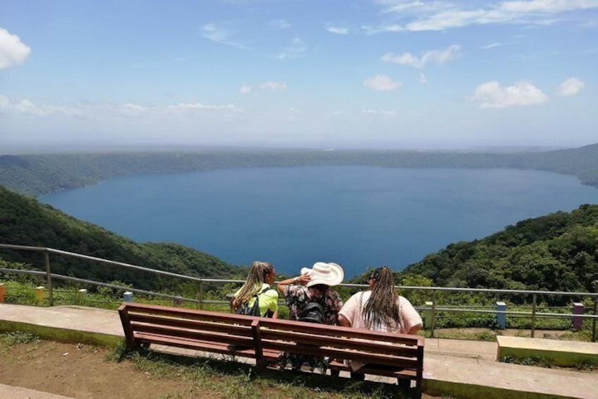 Apoyo volcano 