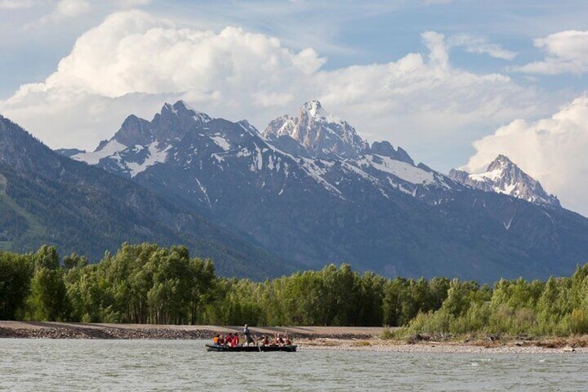 14-Mile Scenic Float Trip: Snake River with Grand Teton Views