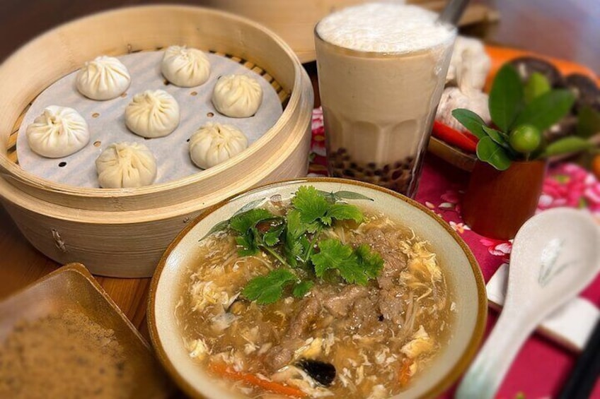 Xiao long bao, Pork thick soup, Bubble milk tea. (Taiwan Cooking Class)-B 