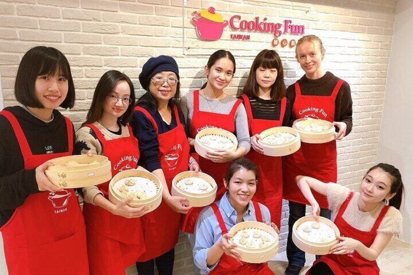 Xiao long bao, Pork thick soup, Bubble milk tea. (taiwan cooking classes)日本語対応可能