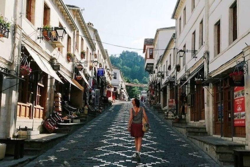 Towards the neck of the Bazaar