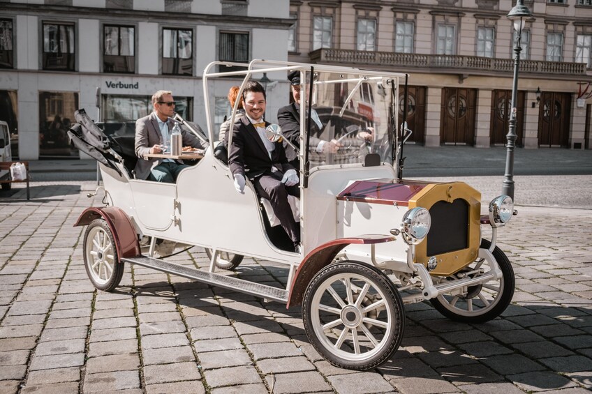 City Sightseeing tour in an electro vintage car