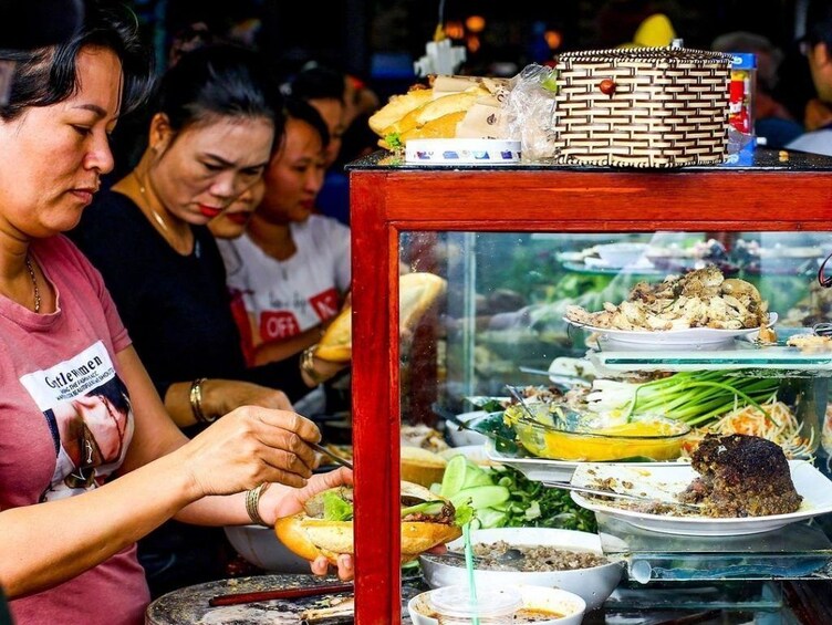 Saigon Food Tour By Walk