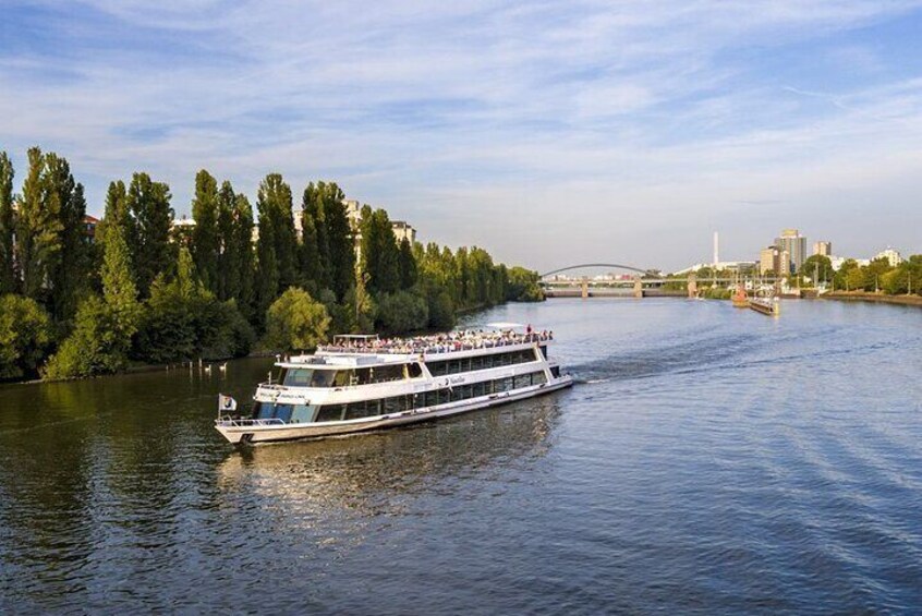 Frankfurt 100-Minute Sightseeing Cruise