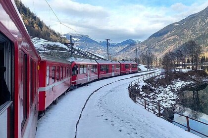 米蘭出發的伯爾尼納快車之旅瑞士阿爾卑斯山和聖莫里茨