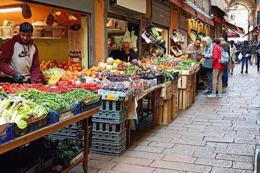 BOLOGNA FOOD WALKING TOUR (morning or evening PRIVATE tour)