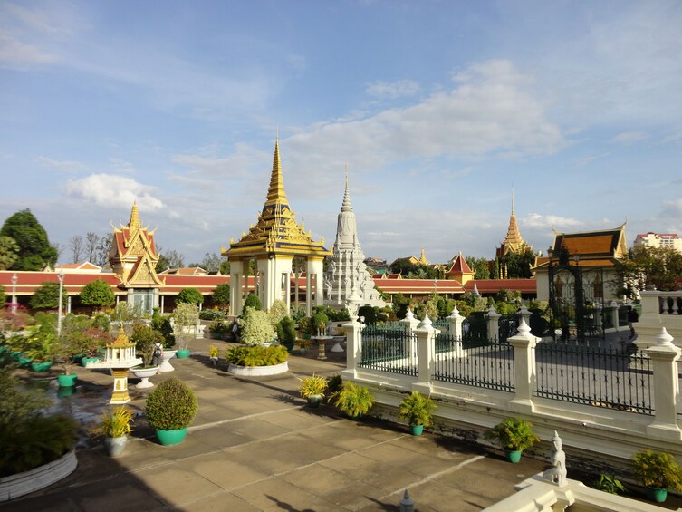 Royal Palace, Silver Pagoda & Independence Monument Tour