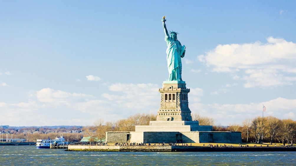 40-Minute Liberty Super Express Sightseeing Cruise