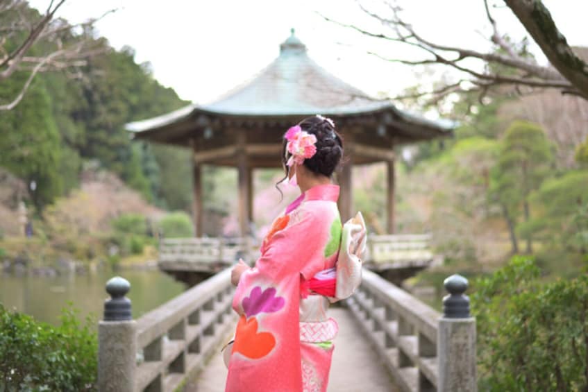 Naritasan Worship Experience with wearing a kimono