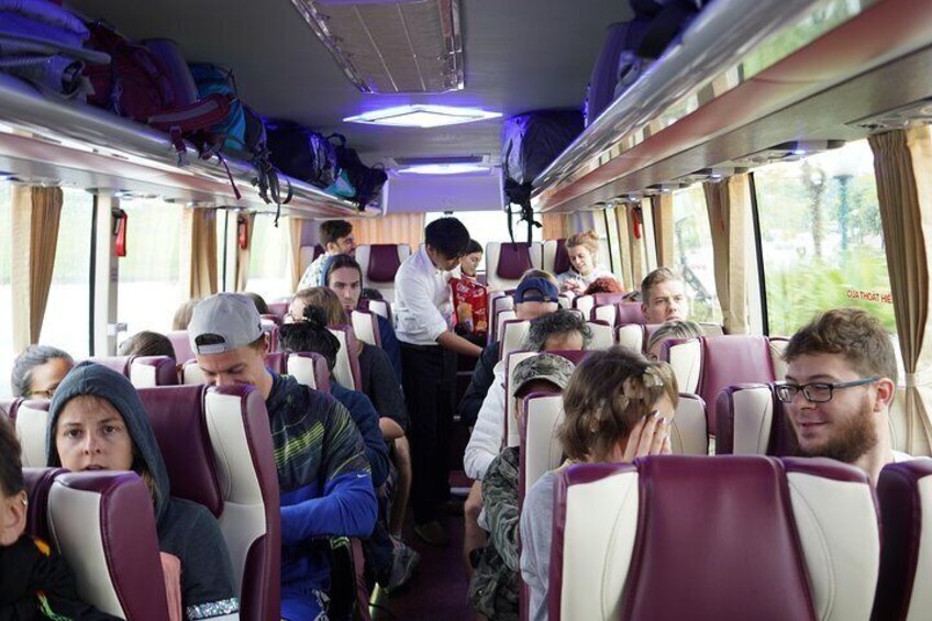 Bus Cat Ba island to Ha Noi