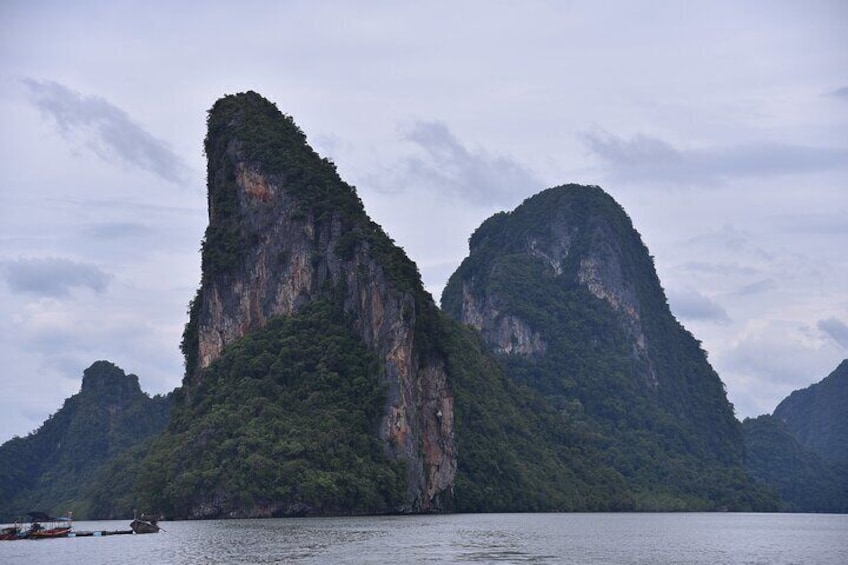 Phang Nga Bay Sea Cave Canoeing and James Bond Island Day Tour with Lunch