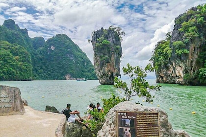 プーケット：プレミアムスピードボートで行くパンガー湾、ジェームズボンド島