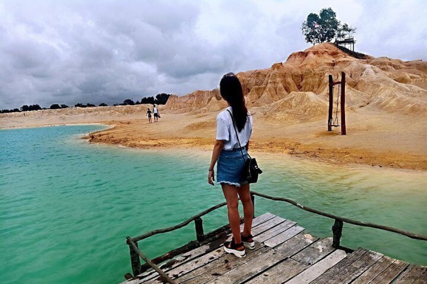 Bintan Sand Dunes and Blue Lakes Half-Day Tour with Lunch