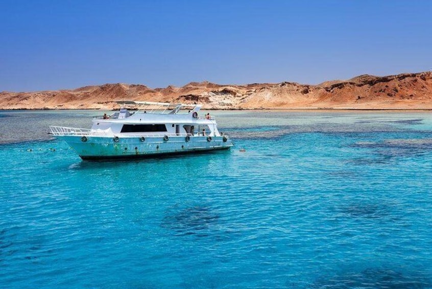 Sharm El Sheikh: Tiran Island Snorkeling with Lunch on Boat
