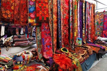 Private Otavalo and Cotacachi Day Trip from Quito