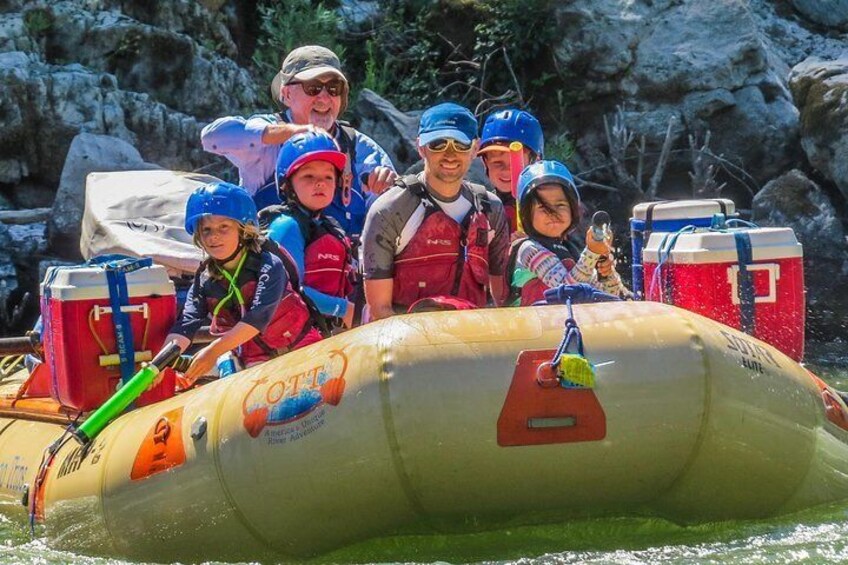 Family rafting on the Rogue River
