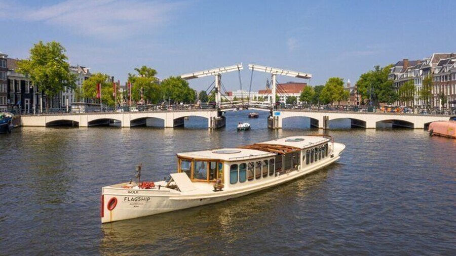 Amsterdam: Saloon Boat Cruise + Unlimited Drinks & Bite option