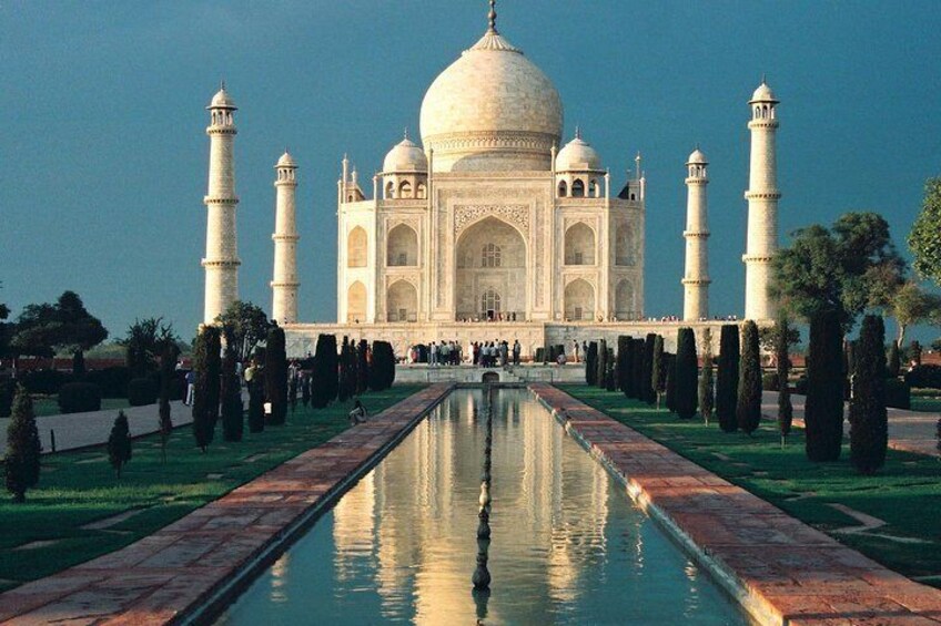Goa to Taj Mahal by Plane