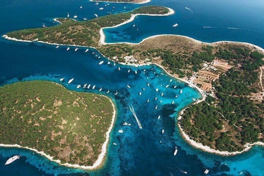 Full Day Private Boat Tour to Golden Horn , Hvar and Pakleni Islands