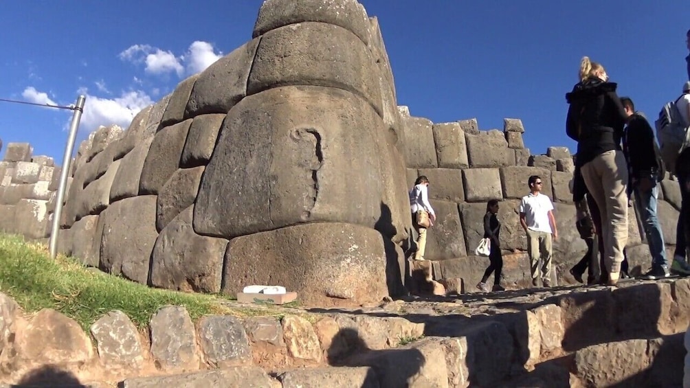 Cusco-City Sacsayhuaman tour in the morning ..
