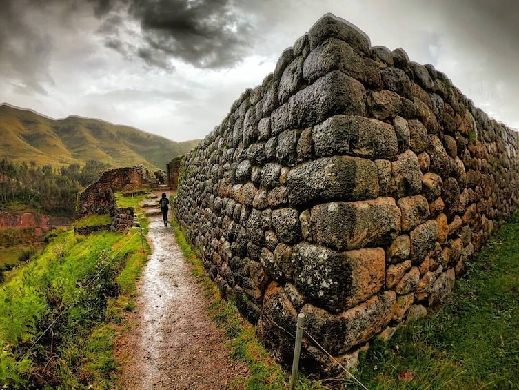 Cusco-City Sacsayhuaman tour in the morning ..