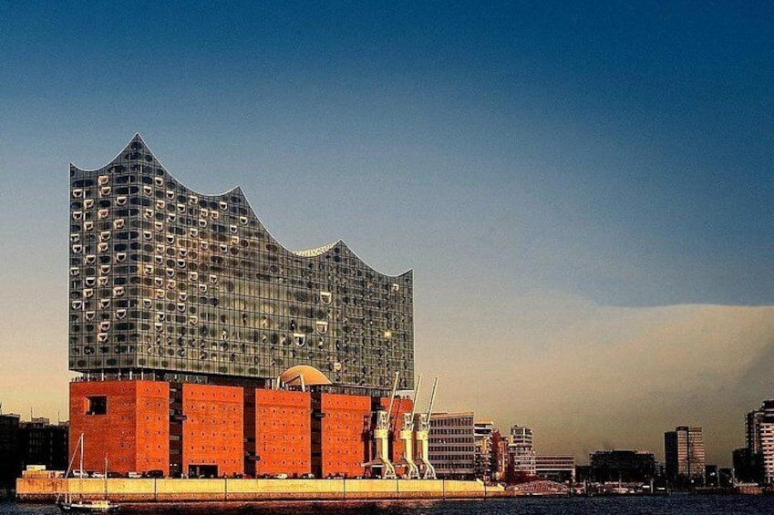 Hamburg Guided Bike Tour: Tradition and Modernity, Elbphilharmonie  