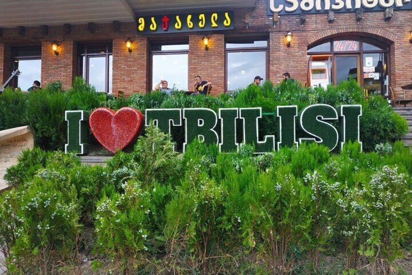 Statue of "I love Tbilisi" 