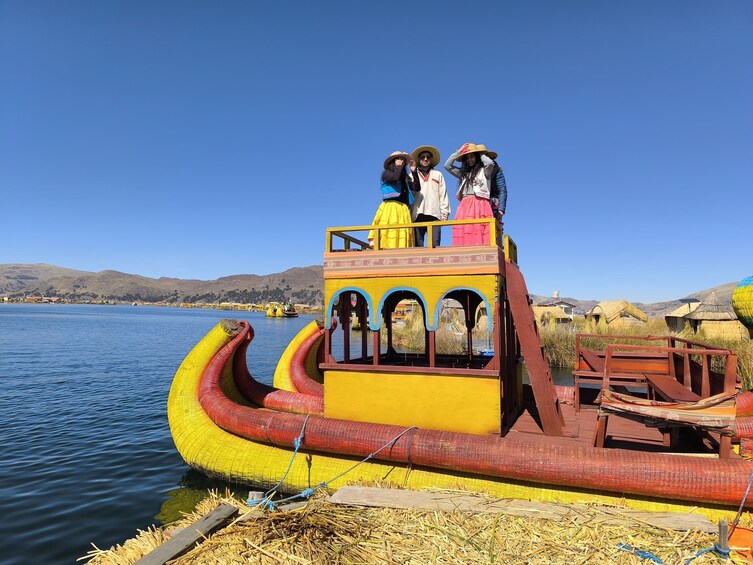 Tour Uros floating island (3h tour)