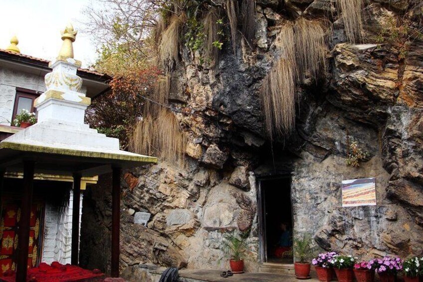 Aura cave