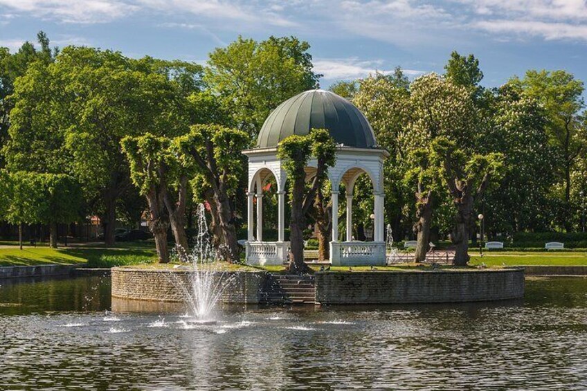 Kadriorg Park Swan Pond