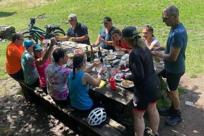 Picnic lunch by our guide Gabriele!