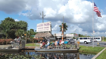 Everglades Airboat & Miami Tour